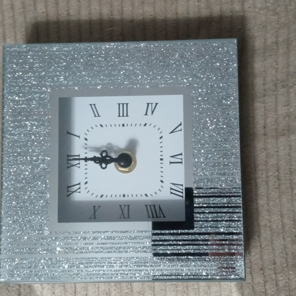 Clocks - Picture 4 of 4